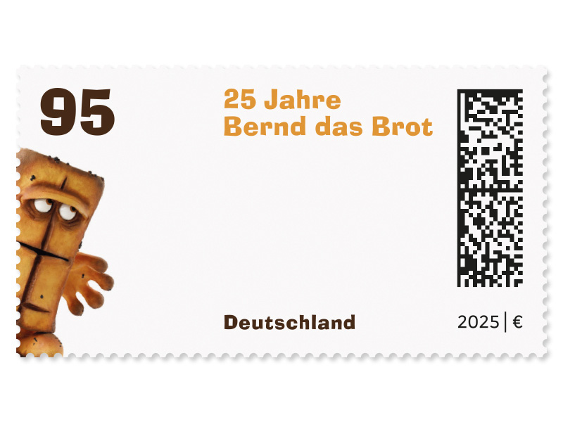 Bernd das Brot betritt zgerlich seine Bhne
