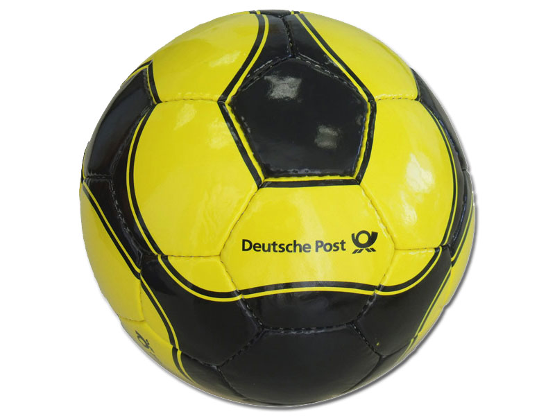 Bild Fuball mit Logo Deutsche Post